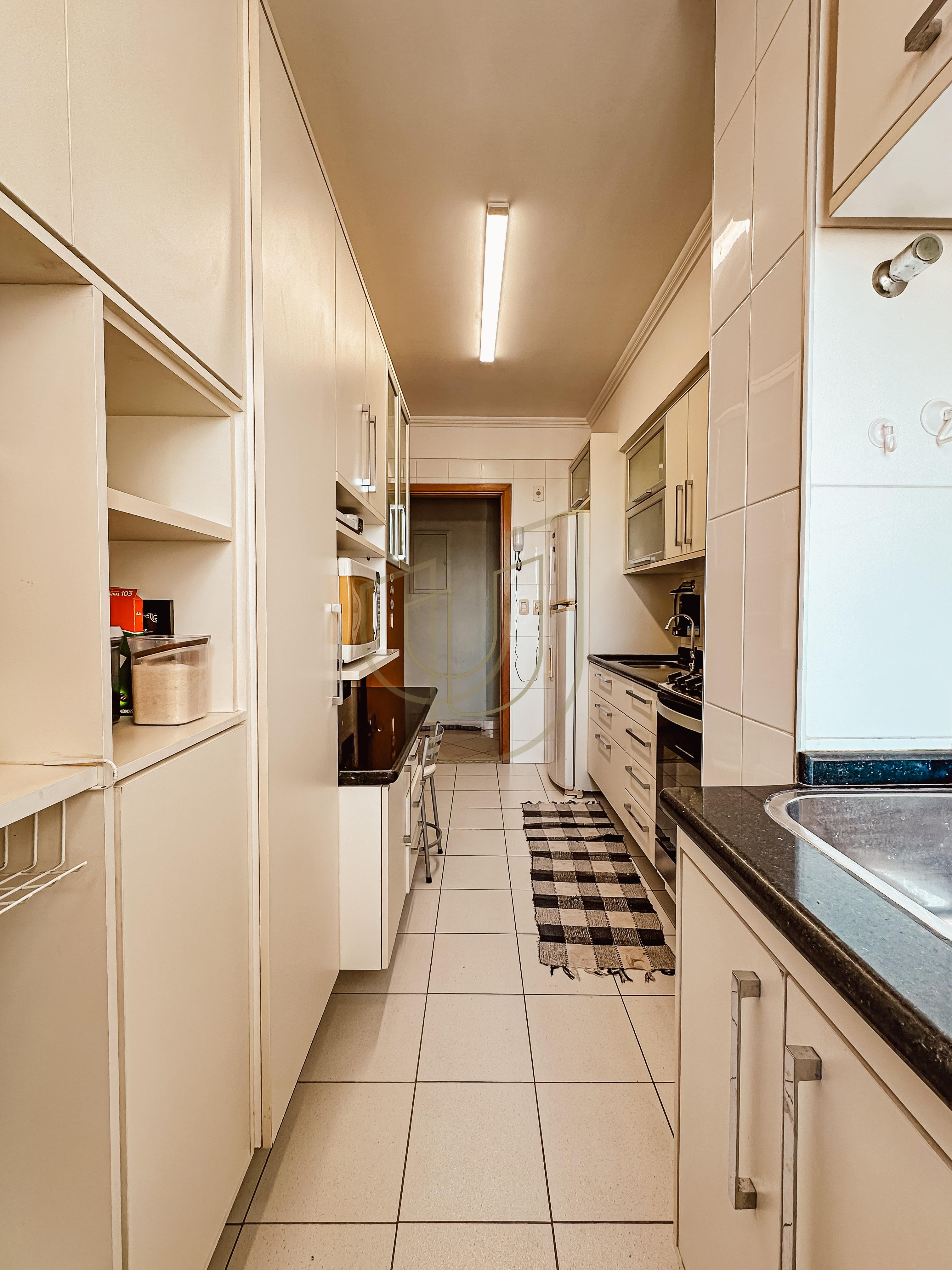 Apartamento com 2 Dormit&oacute;rios no Edif&iacute;cio Juquehy Avenida do Tubarão São José dos Campos - 