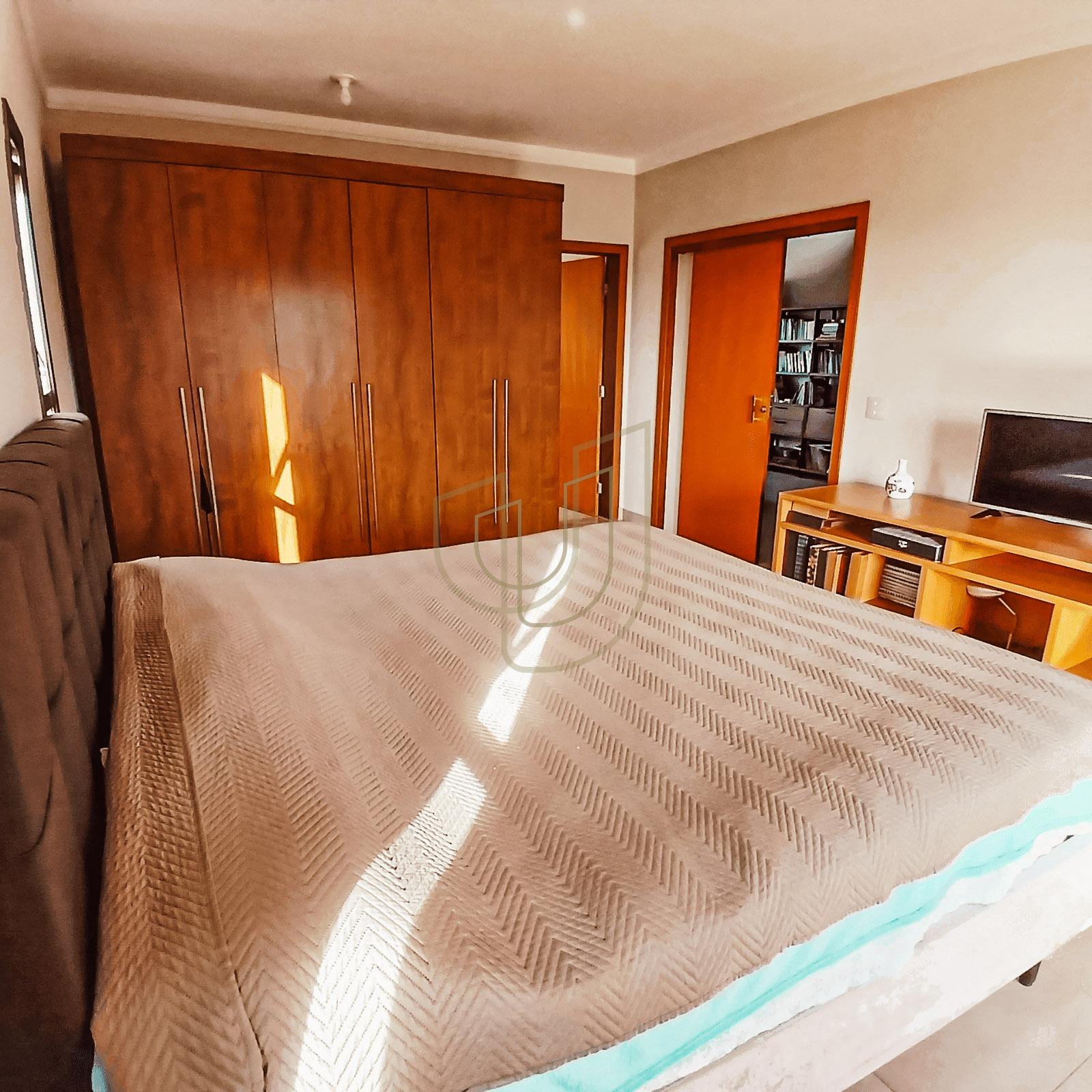 Casa com 3 Su&iacute;tes no Condom&iacute;nio Recanto Santa B&aacute;rbara Rod. dos Tamoios, km 22,5 - Tapanhão JAMBEIRO - 