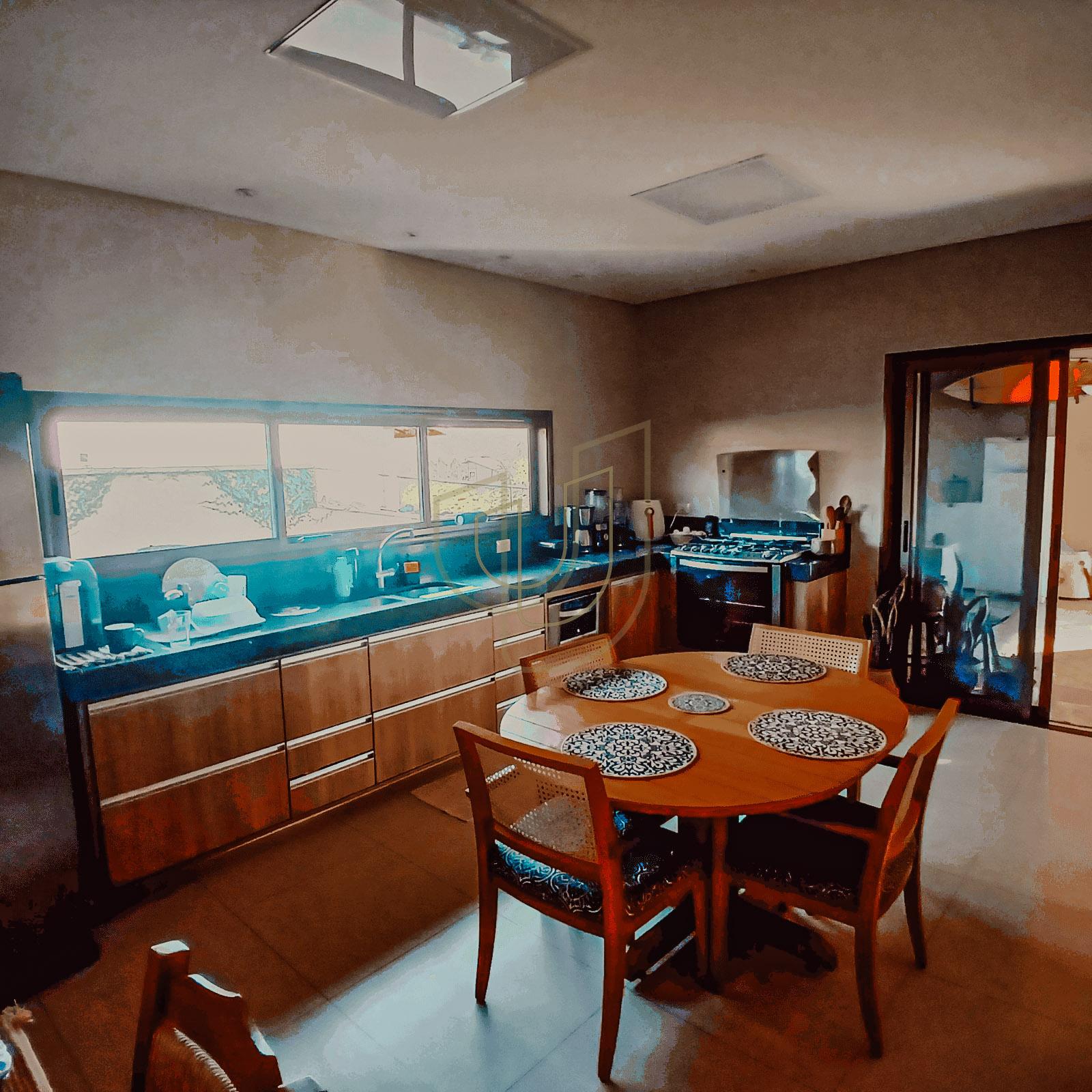 Casa com 3 Su&iacute;tes no Condom&iacute;nio Recanto Santa B&aacute;rbara Rod. dos Tamoios, km 22,5 - Tapanhão JAMBEIRO - 