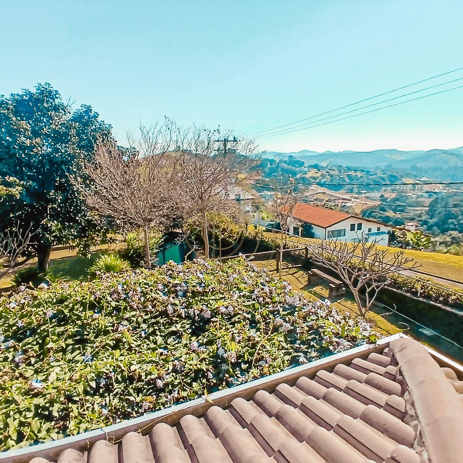Casa com 3 Su&iacute;tes no Condom&iacute;nio Recanto Santa B&aacute;rbara Rod. dos Tamoios, km 22,5 - Tapanhão JAMBEIRO - 