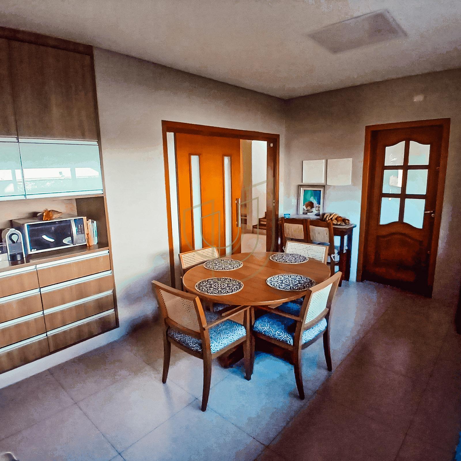 Casa com 3 Su&iacute;tes no Condom&iacute;nio Recanto Santa B&aacute;rbara Rod. dos Tamoios, km 22,5 - Tapanhão JAMBEIRO - 