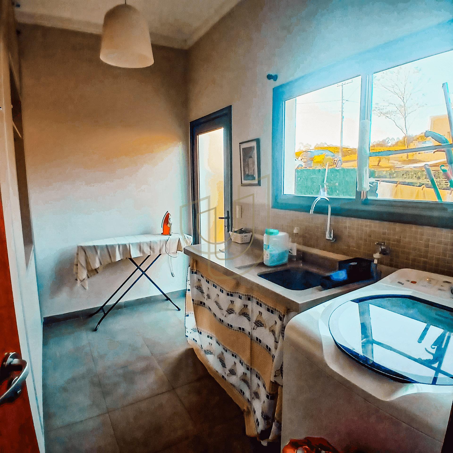 Casa com 3 Su&iacute;tes no Condom&iacute;nio Recanto Santa B&aacute;rbara Rod. dos Tamoios, km 22,5 - Tapanhão JAMBEIRO - 