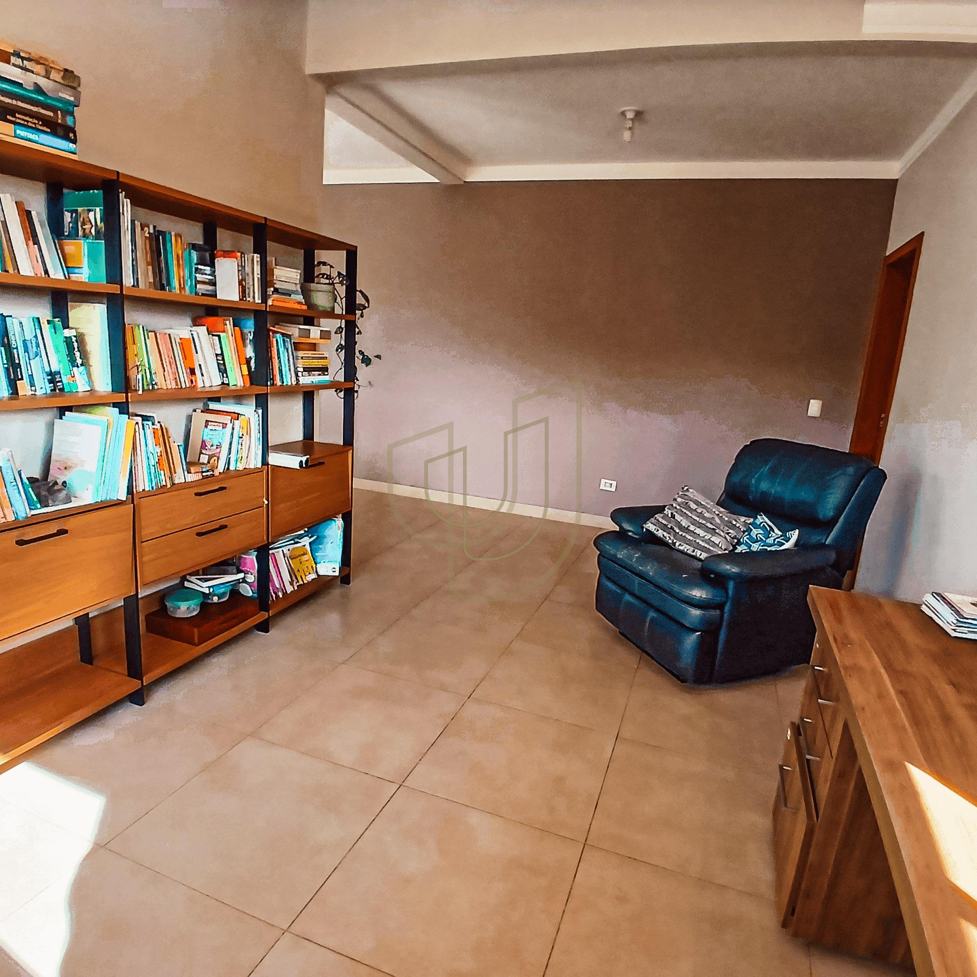 Casa com 3 Su&iacute;tes no Condom&iacute;nio Recanto Santa B&aacute;rbara Rod. dos Tamoios, km 22,5 - Tapanhão JAMBEIRO - 