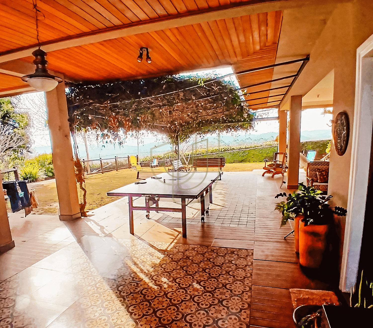 Casa com 3 Su&iacute;tes no Condom&iacute;nio Recanto Santa B&aacute;rbara Rod. dos Tamoios, km 22,5 - Tapanhão JAMBEIRO - 