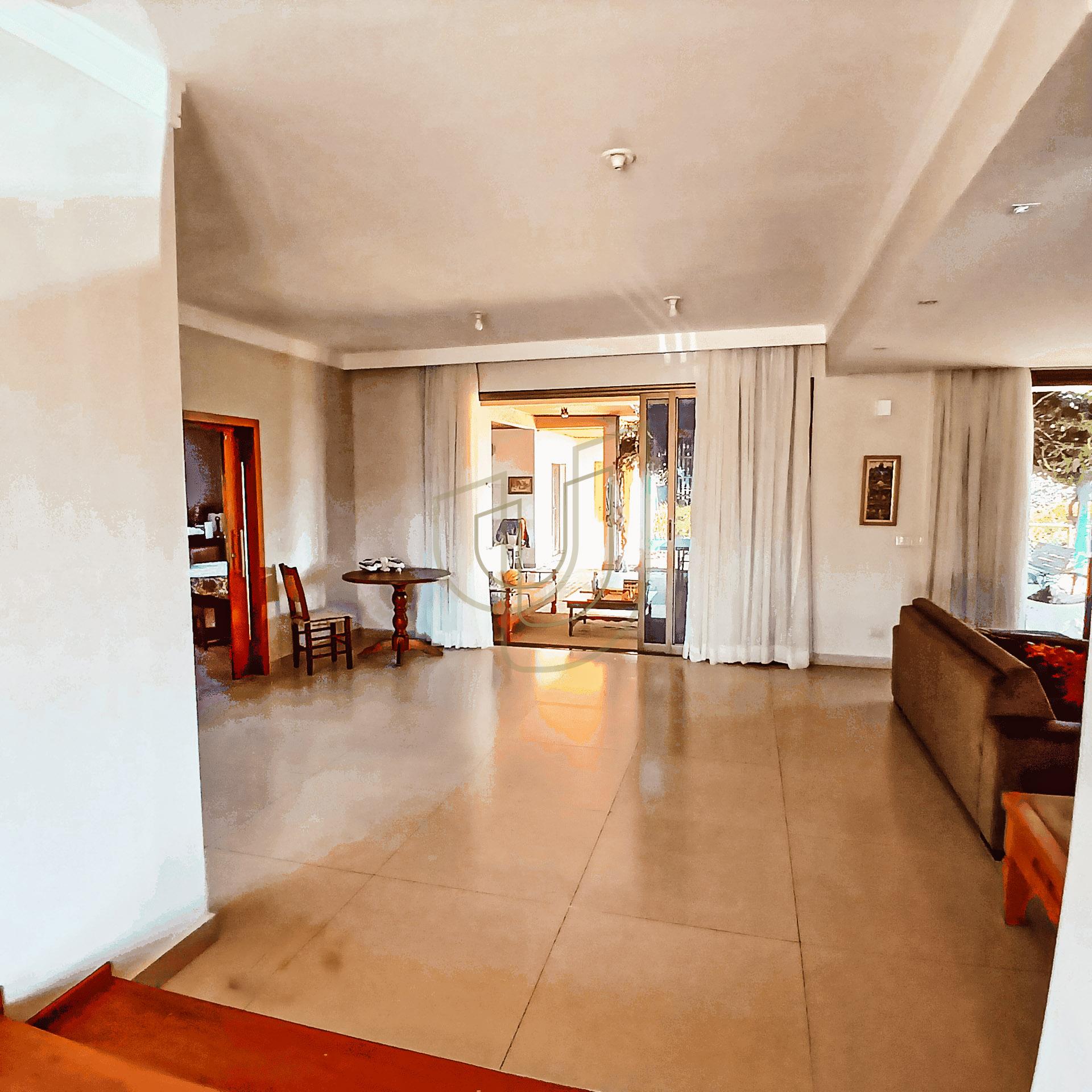 Casa com 3 Su&iacute;tes no Condom&iacute;nio Recanto Santa B&aacute;rbara Rod. dos Tamoios, km 22,5 - Tapanhão JAMBEIRO - 