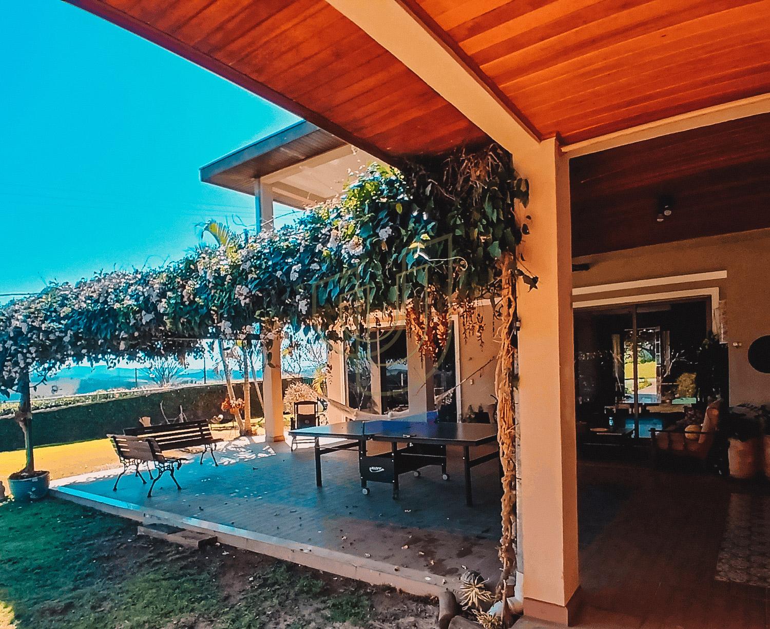 Casa com 3 Su&iacute;tes no Condom&iacute;nio Recanto Santa B&aacute;rbara Rod. dos Tamoios, km 22,5 - Tapanhão JAMBEIRO - 