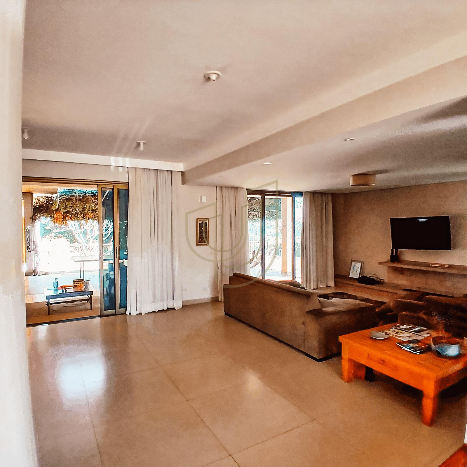 Casa com 3 Su&iacute;tes no Condom&iacute;nio Recanto Santa B&aacute;rbara Rod. dos Tamoios, km 22,5 - Tapanhão JAMBEIRO - 