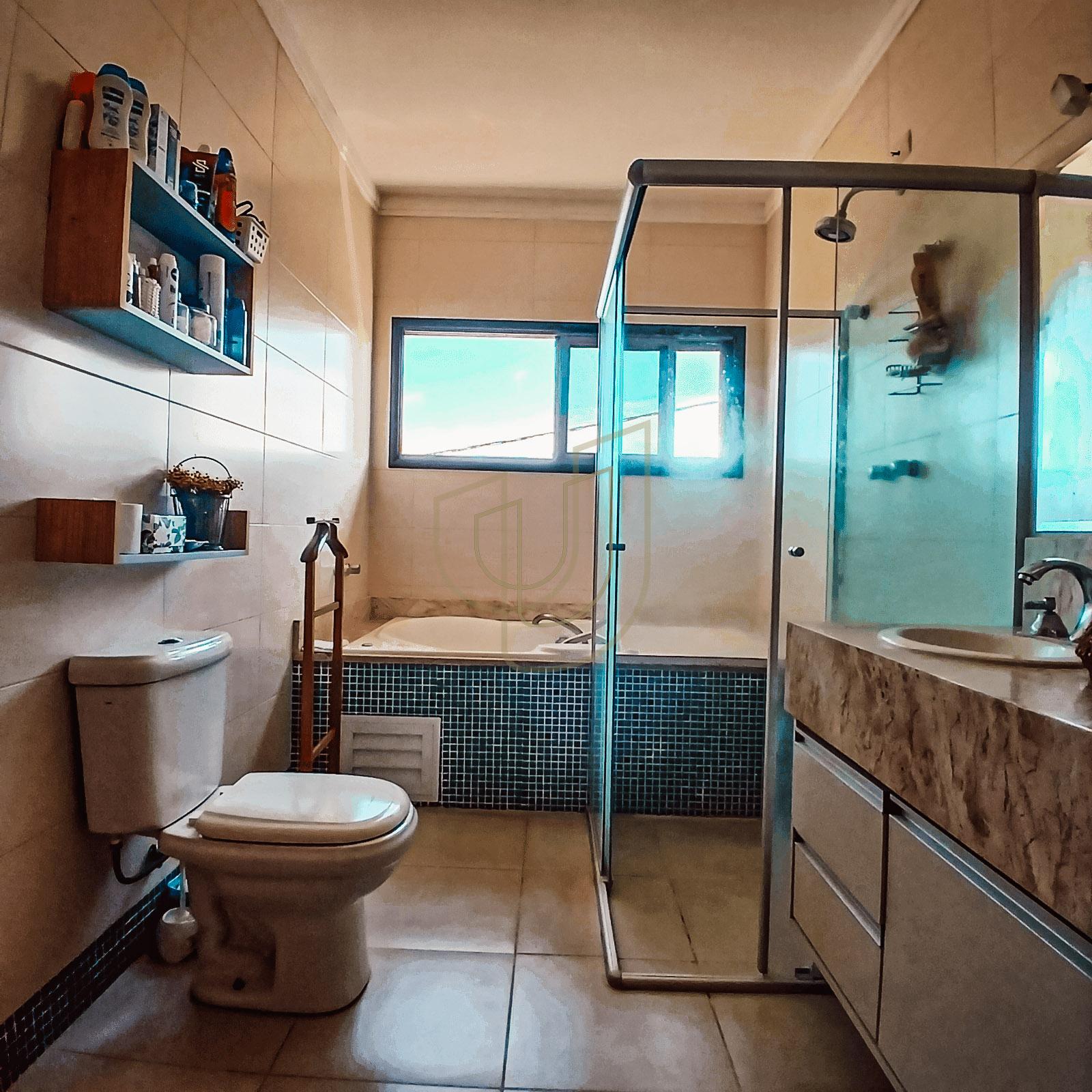 Casa com 3 Su&iacute;tes no Condom&iacute;nio Recanto Santa B&aacute;rbara Rod. dos Tamoios, km 22,5 - Tapanhão JAMBEIRO - 