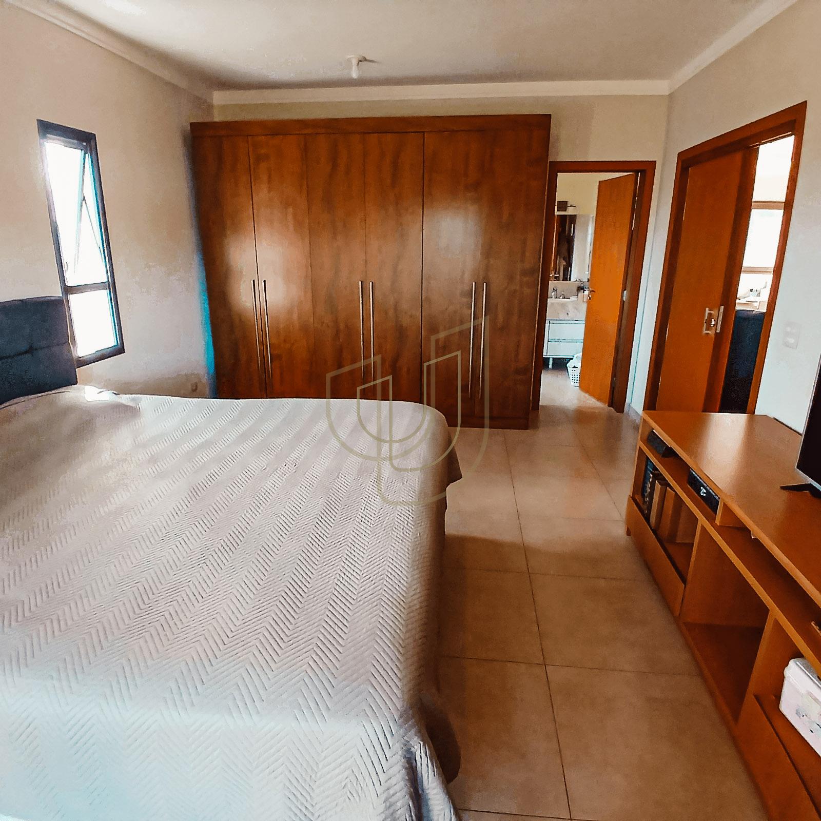 Casa com 3 Su&iacute;tes no Condom&iacute;nio Recanto Santa B&aacute;rbara Rod. dos Tamoios, km 22,5 - Tapanhão JAMBEIRO - 