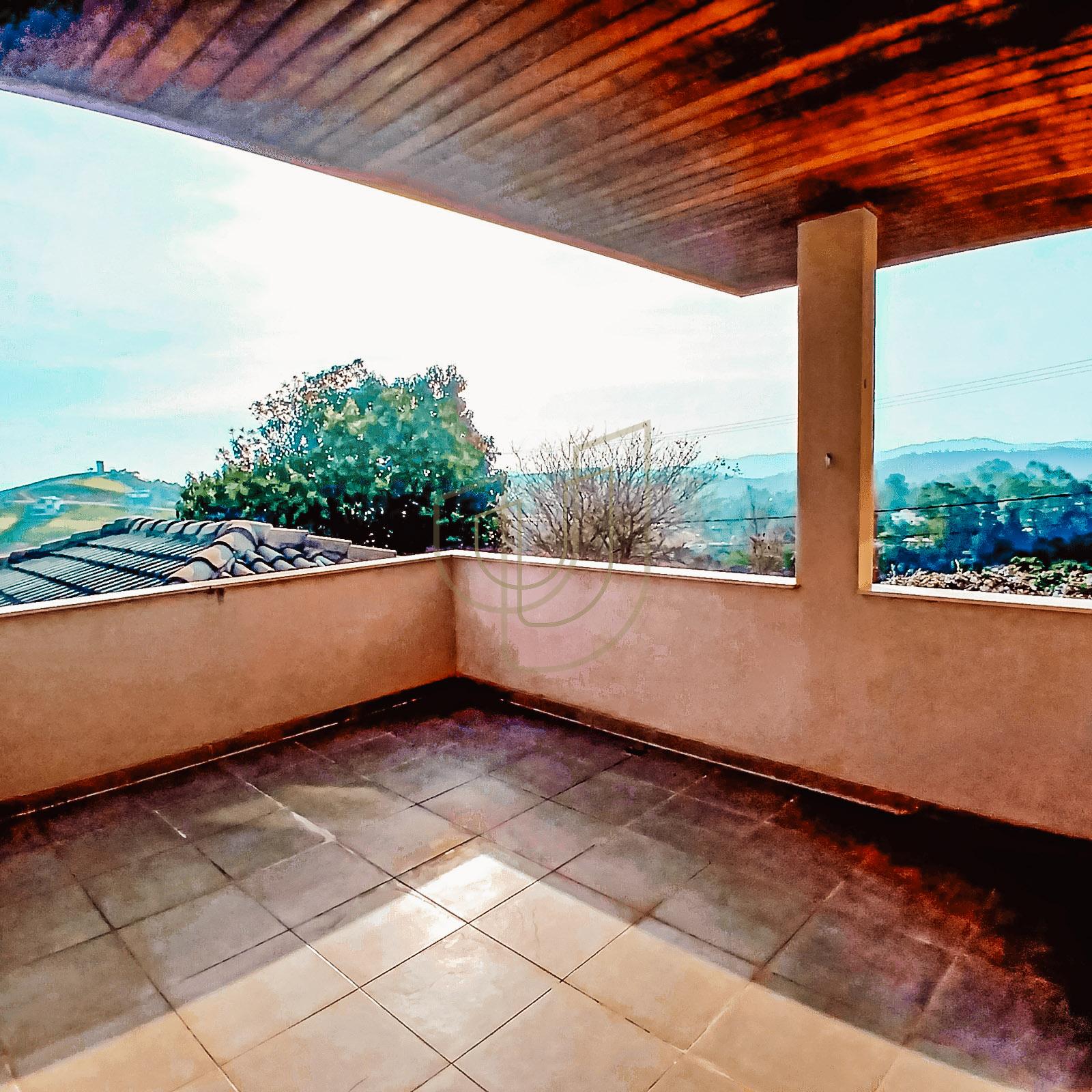 Casa com 3 Su&iacute;tes no Condom&iacute;nio Recanto Santa B&aacute;rbara Rod. dos Tamoios, km 22,5 - Tapanhão JAMBEIRO - 