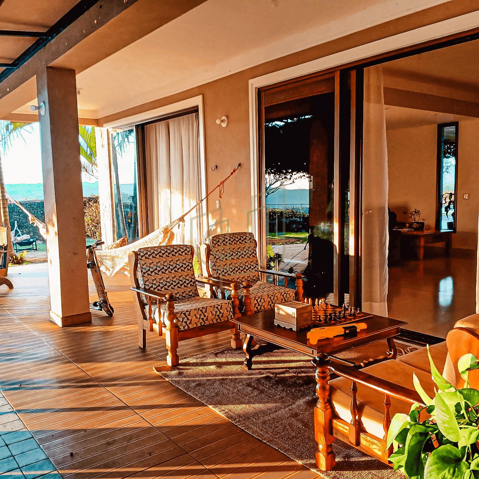 Casa com 3 Su&iacute;tes no Condom&iacute;nio Recanto Santa B&aacute;rbara Rod. dos Tamoios, km 22,5 - Tapanhão JAMBEIRO - 