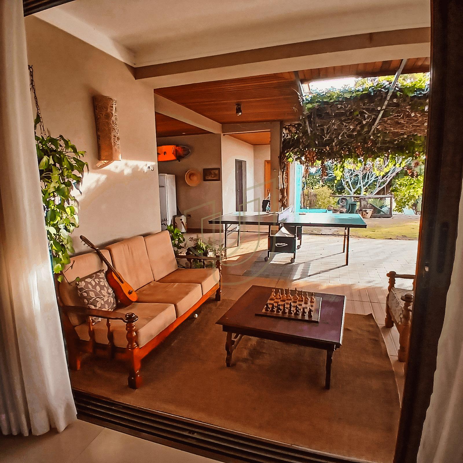 Casa com 3 Su&iacute;tes no Condom&iacute;nio Recanto Santa B&aacute;rbara Rod. dos Tamoios, km 22,5 - Tapanhão JAMBEIRO - 