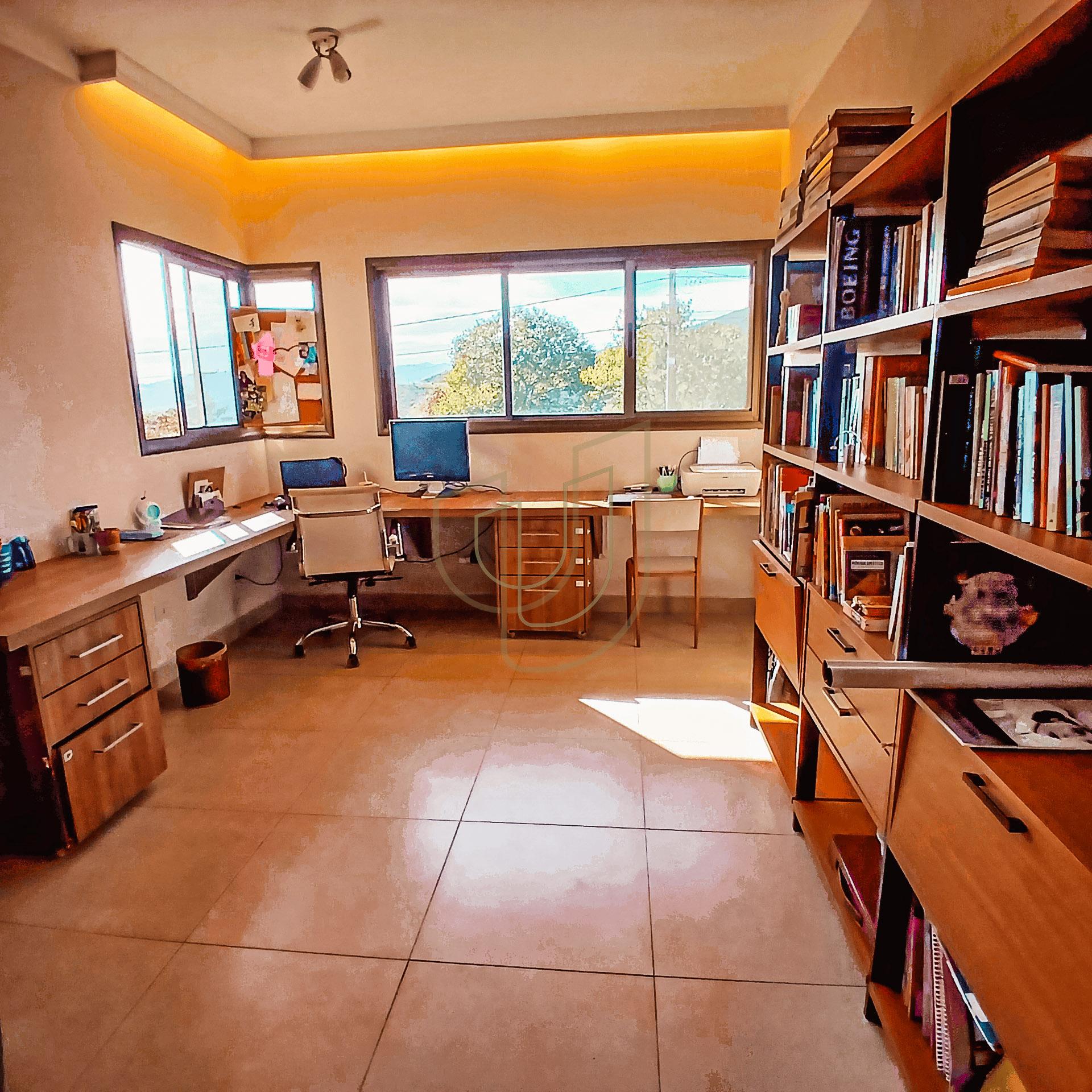 Casa com 3 Su&iacute;tes no Condom&iacute;nio Recanto Santa B&aacute;rbara Rod. dos Tamoios, km 22,5 - Tapanhão JAMBEIRO - 