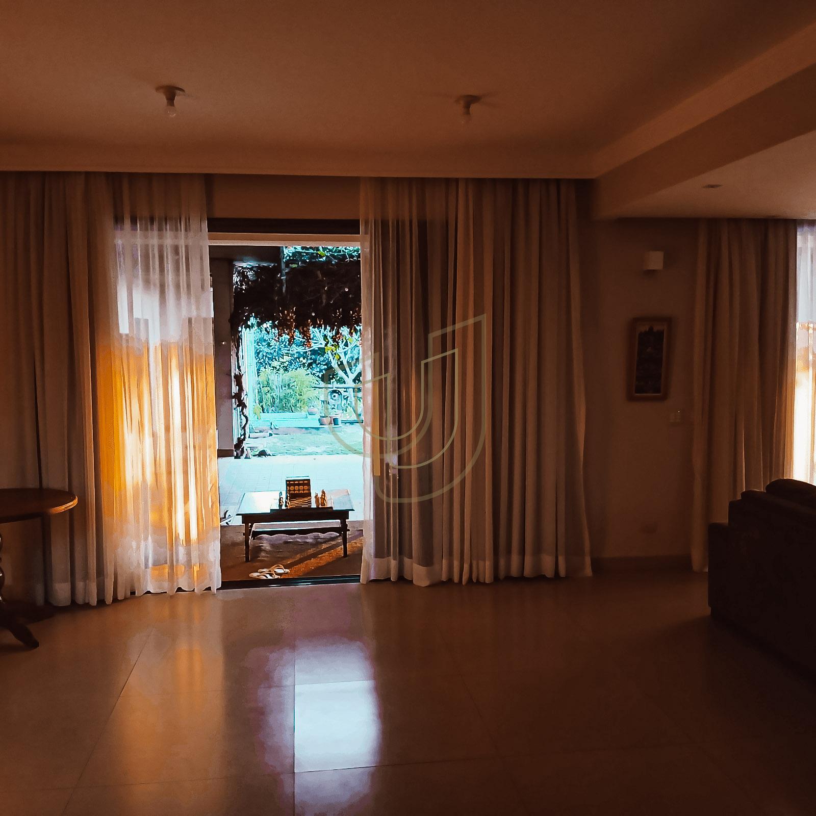 Casa com 3 Su&iacute;tes no Condom&iacute;nio Recanto Santa B&aacute;rbara Rod. dos Tamoios, km 22,5 - Tapanhão JAMBEIRO - 