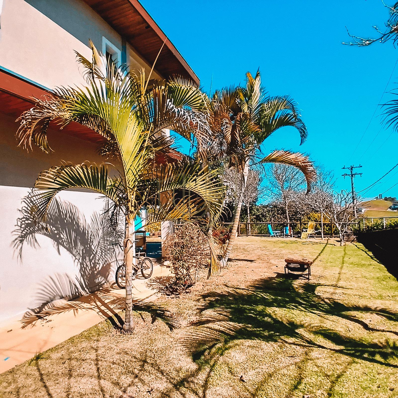 Casa com 3 Su&iacute;tes no Condom&iacute;nio Recanto Santa B&aacute;rbara Rod. dos Tamoios, km 22,5 - Tapanhão JAMBEIRO - 