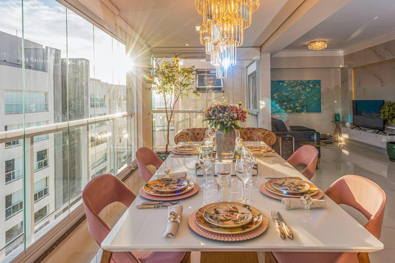 Apartamento com 3 Su&iacute;tes no Edif&iacute;cio Celebrity Rua Bárbara Knippelberg Loureiro São José dos Campos - 