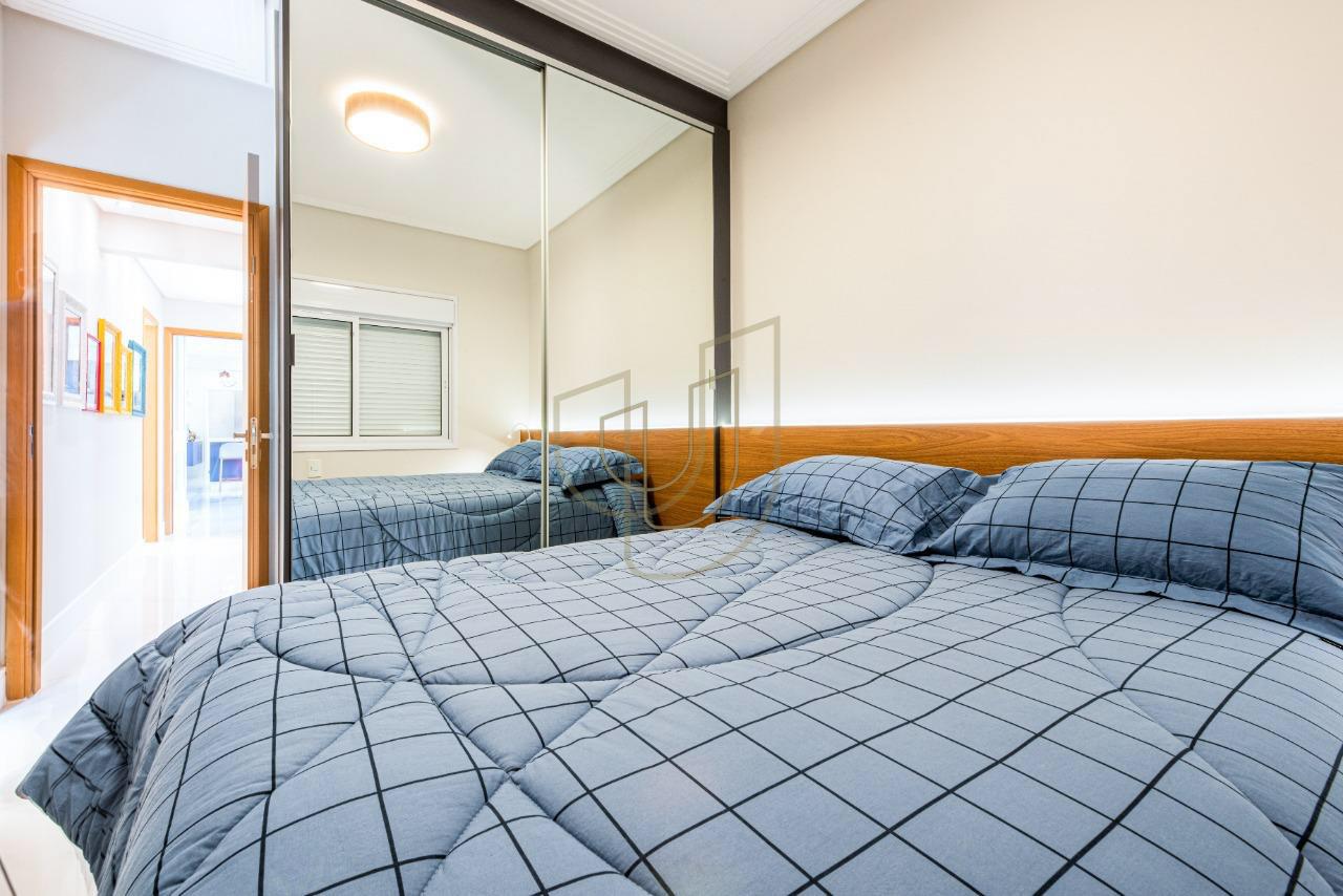 Apartamento com 3 Su&iacute;tes no Edif&iacute;cio Celebrity Rua Bárbara Knippelberg Loureiro São José dos Campos - 