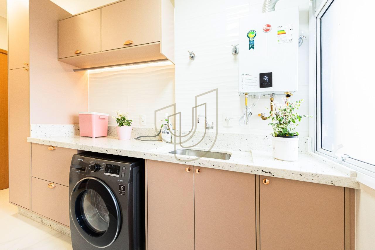 Apartamento com 3 Su&iacute;tes no Edif&iacute;cio Celebrity Rua Bárbara Knippelberg Loureiro São José dos Campos - 