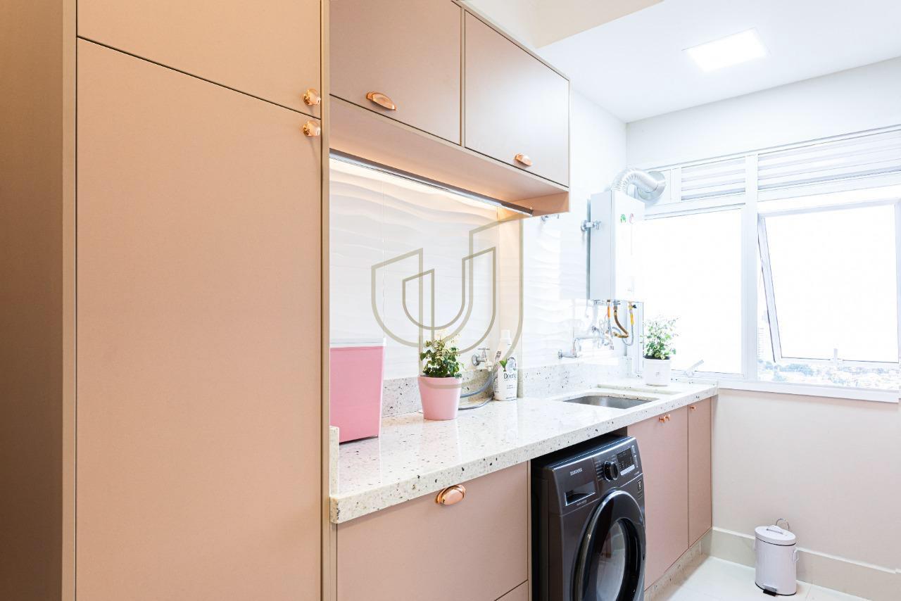 Apartamento com 3 Su&iacute;tes no Edif&iacute;cio Celebrity Rua Bárbara Knippelberg Loureiro São José dos Campos - 