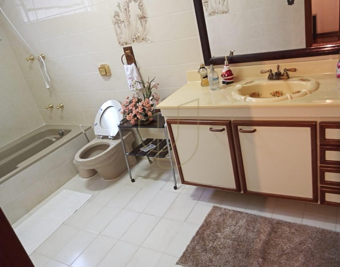 Casa com 4 Su&iacute;tes no Jardim Apolo Rua Itanhaém São José dos Campos - 