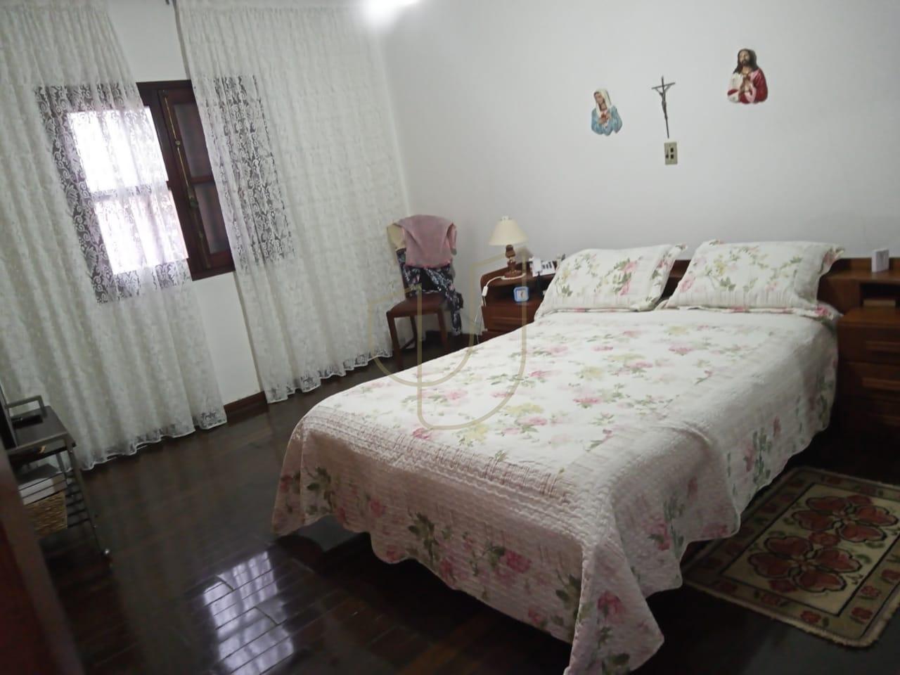 Casa com 4 Su&iacute;tes no Jardim Apolo Rua Itanhaém São José dos Campos - 