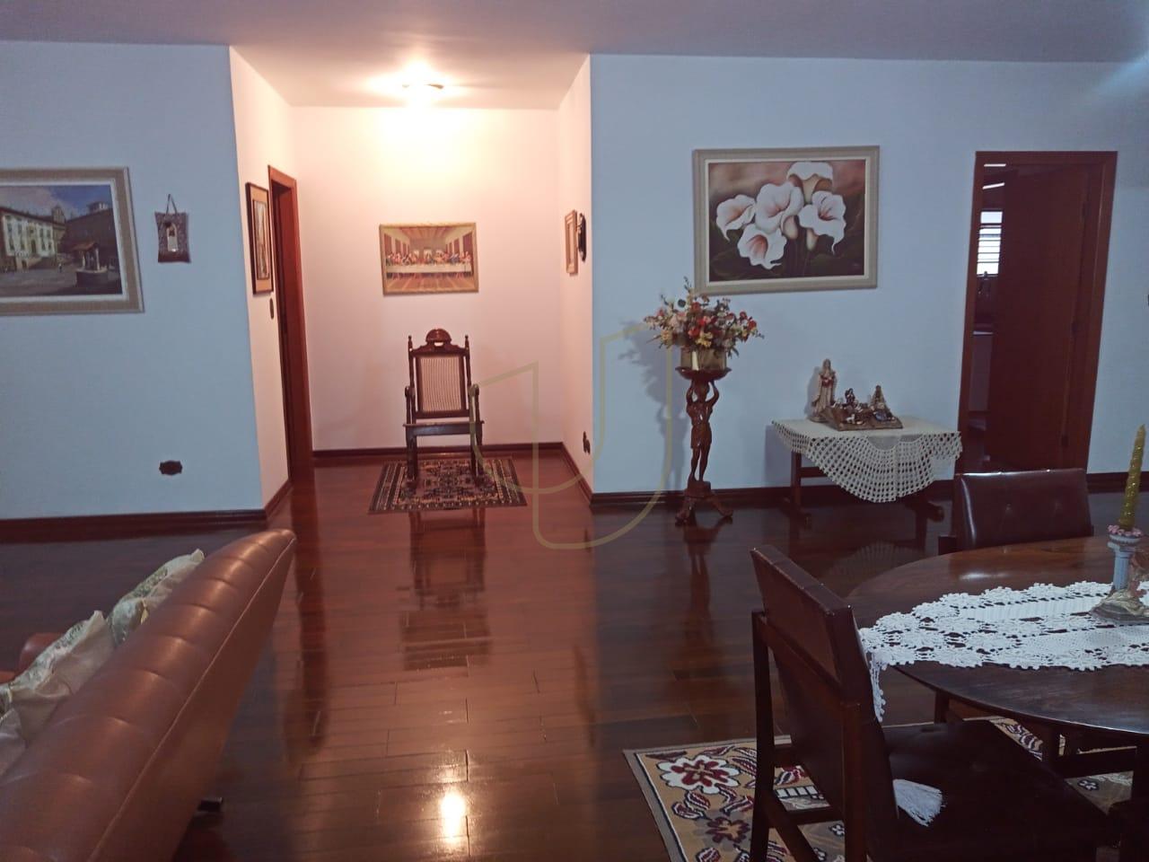 Casa com 4 Su&iacute;tes no Jardim Apolo Rua Itanhaém São José dos Campos - 