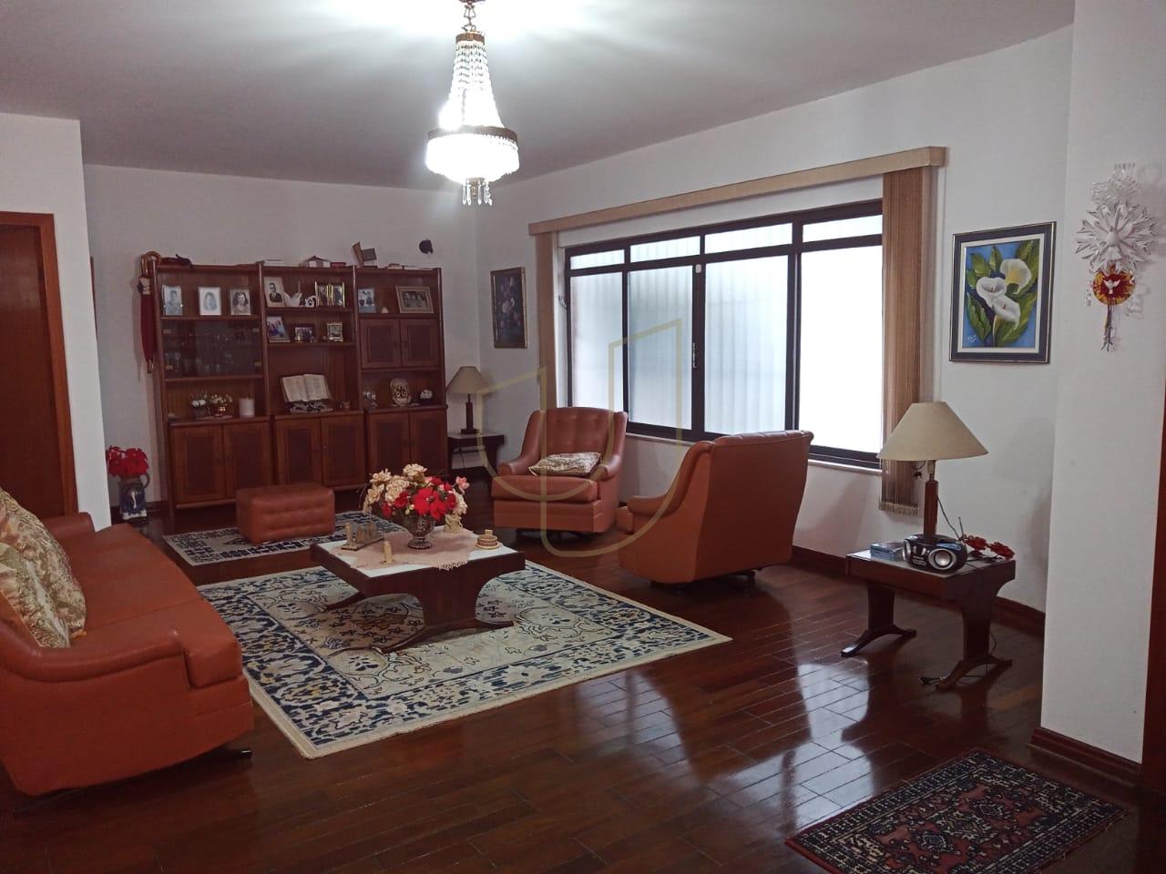 Casa com 4 Su&iacute;tes no Jardim Apolo Rua Itanhaém São José dos Campos - 