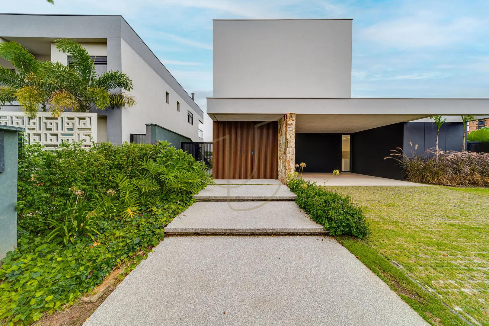Casa com 4 Su&iacute;tes no Alphaville II  São José dos Campos - 