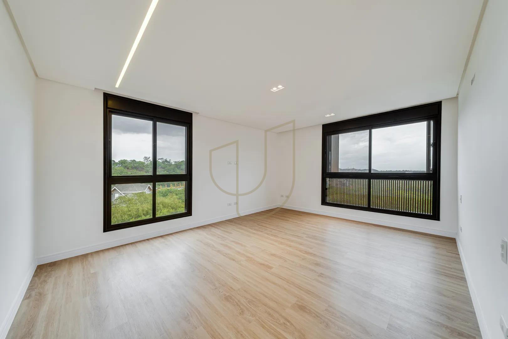Casa com 4 Su&iacute;tes no Alphaville II  São José dos Campos - 