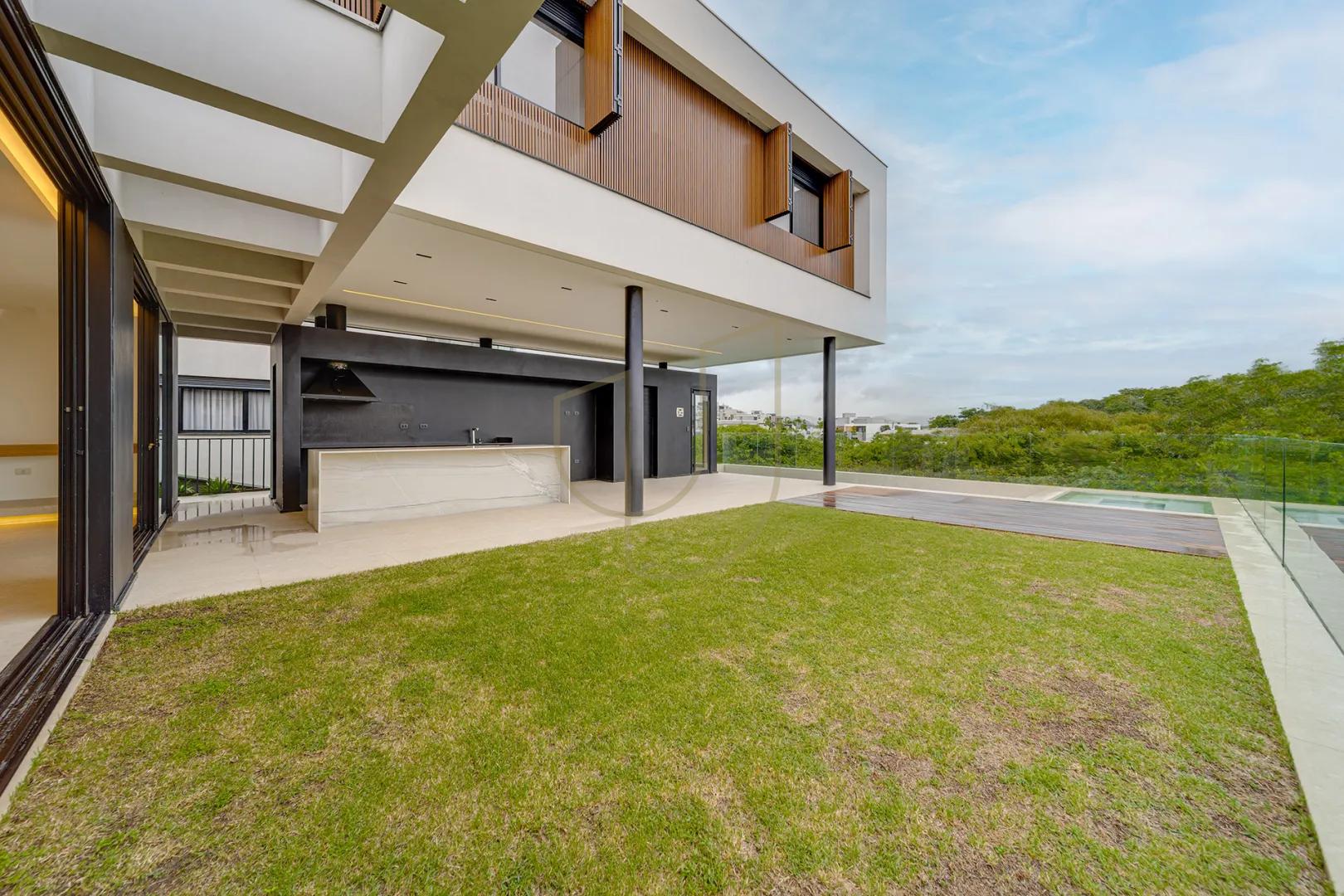 Casa com 4 Su&iacute;tes no Alphaville II  São José dos Campos - 