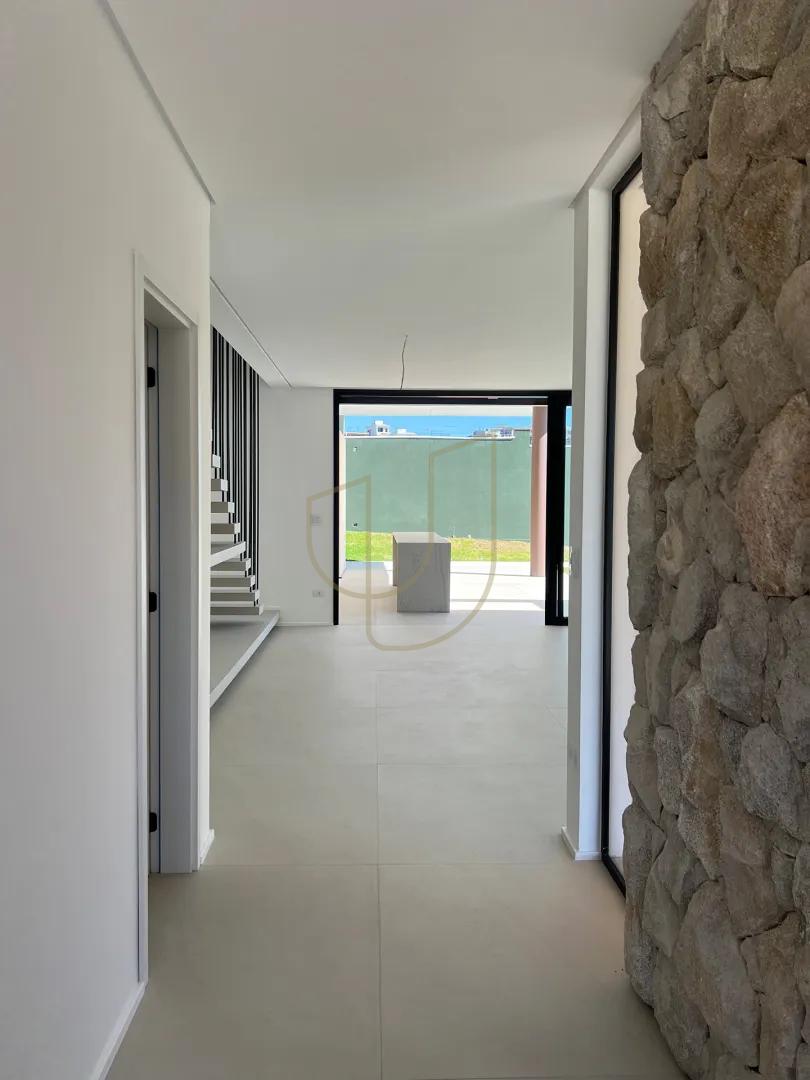 Casa com 4 Su&iacute;tes no Condom&iacute;nio Residencial M&ocirc;naco Avenida Aquarela do Brasil São José dos Campos - 