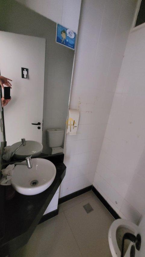 Fantástica loja com 3 andares em ótima localização com 677 mts2 SCS Quadra 4 Bloco A Lote 209/217 Brasília - 