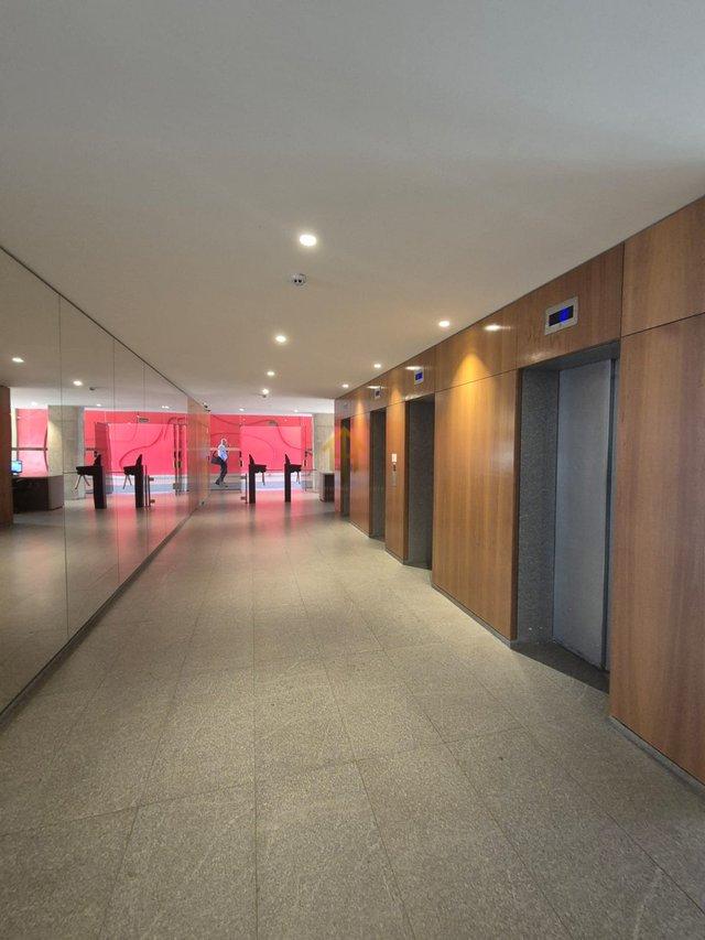 Sala Comercial Excepcional no Icônico Edifício Denasa: 110m² com 2 vagas de garagem Quadra SCS Quadra 1 Brasília - 