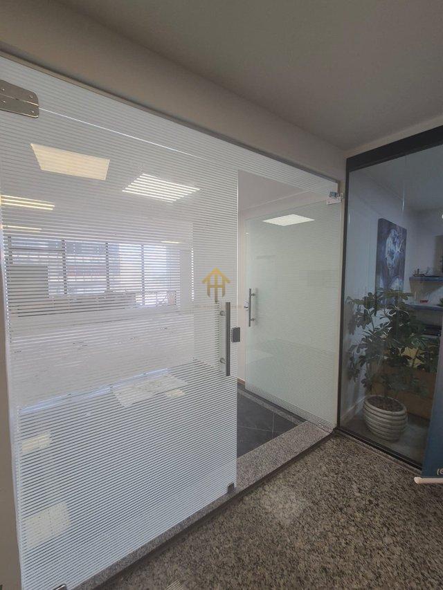 Sala Comercial Excepcional no Icônico Edifício Denasa: 110m² com 2 vagas de garagem Quadra SCS Quadra 1 Brasília - 