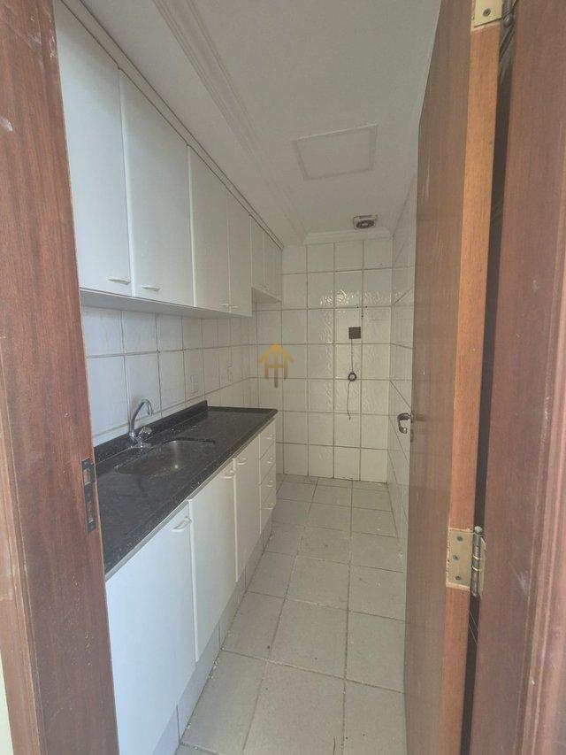 Sala Comercial Excepcional no Icônico Edifício Denasa: 110m² com 2 vagas de garagem Quadra SCS Quadra 1 Brasília - 