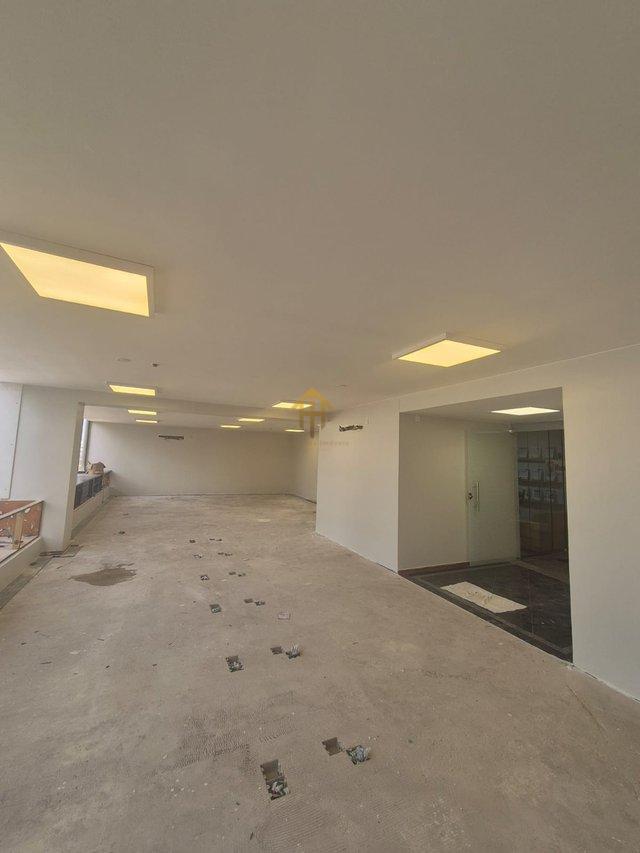 Sala Comercial Excepcional no Icônico Edifício Denasa: 110m² com 2 vagas de garagem Quadra SCS Quadra 1 Brasília - 