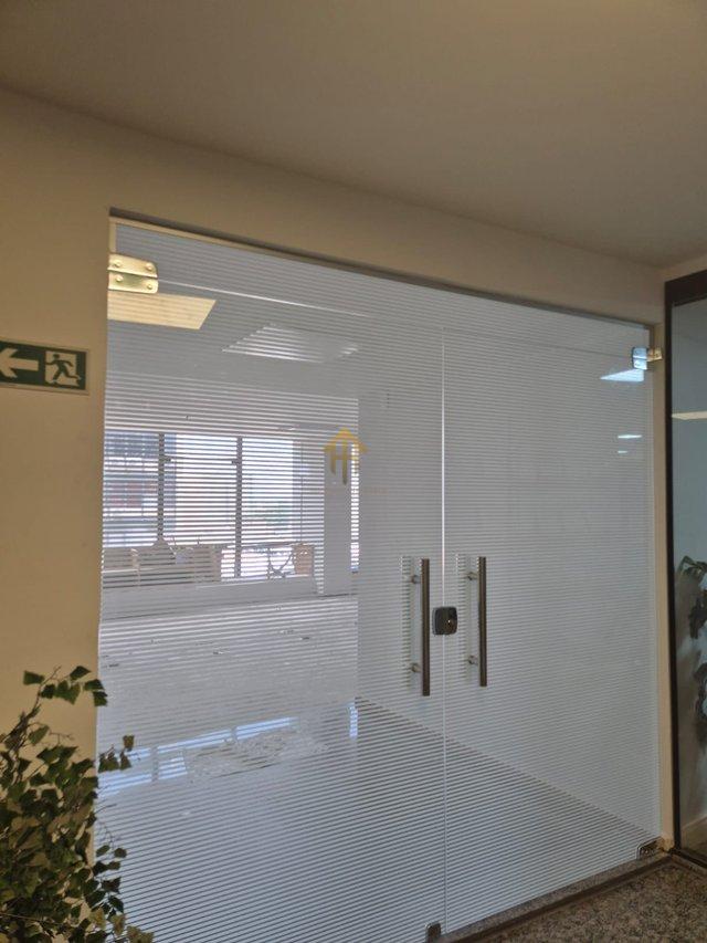 Sala Comercial Excepcional no Icônico Edifício Denasa: 110m² com 2 vagas de garagem Quadra SCS Quadra 1 Brasília - 