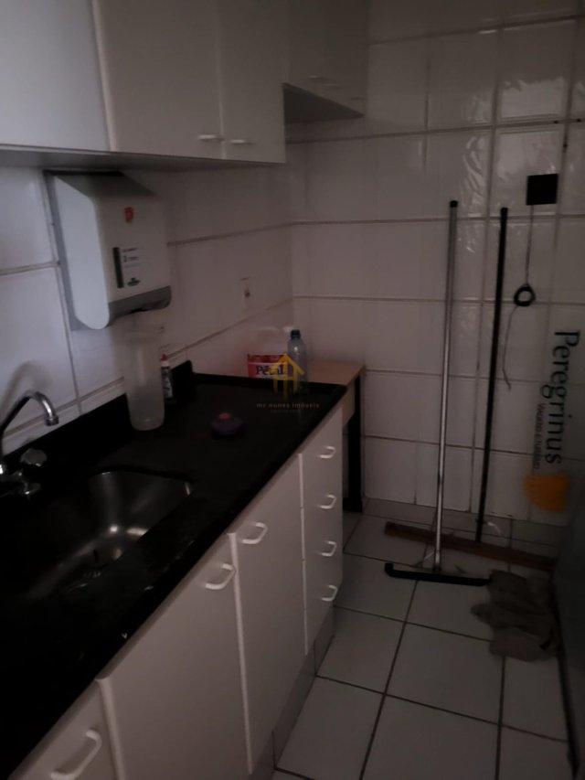 Sala Comercial Excepcional no Icônico Edifício Denasa: 110m² com 2 vagas de garagem Quadra SCS Quadra 1 Brasília - 