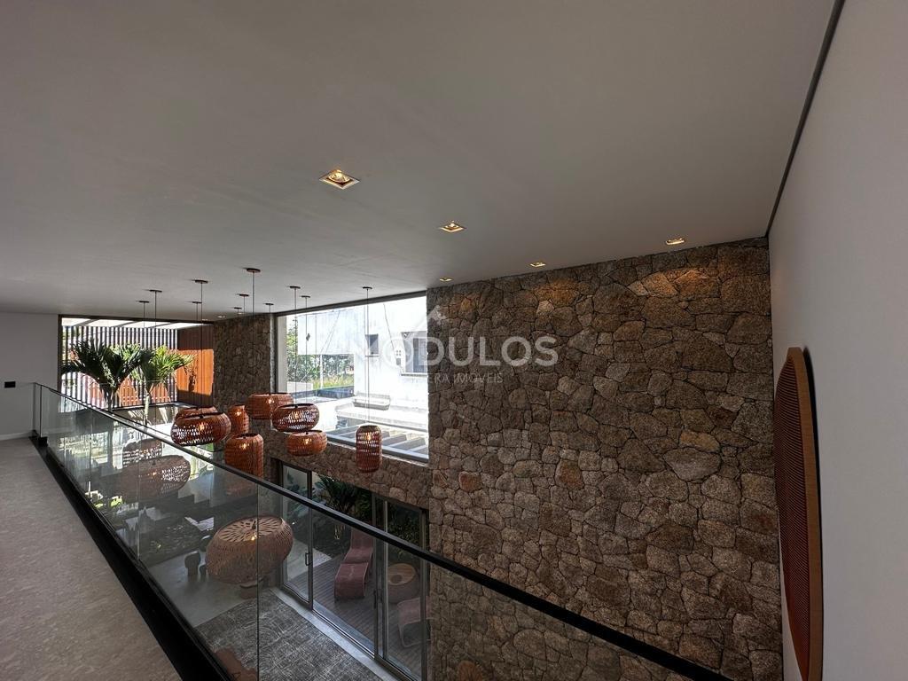 Propriedade  de alto padrão com 04 Suítes,  395 m² disponível pra venda por R$ 14.900.000 Alameda Santa Cruz Bertioga - 