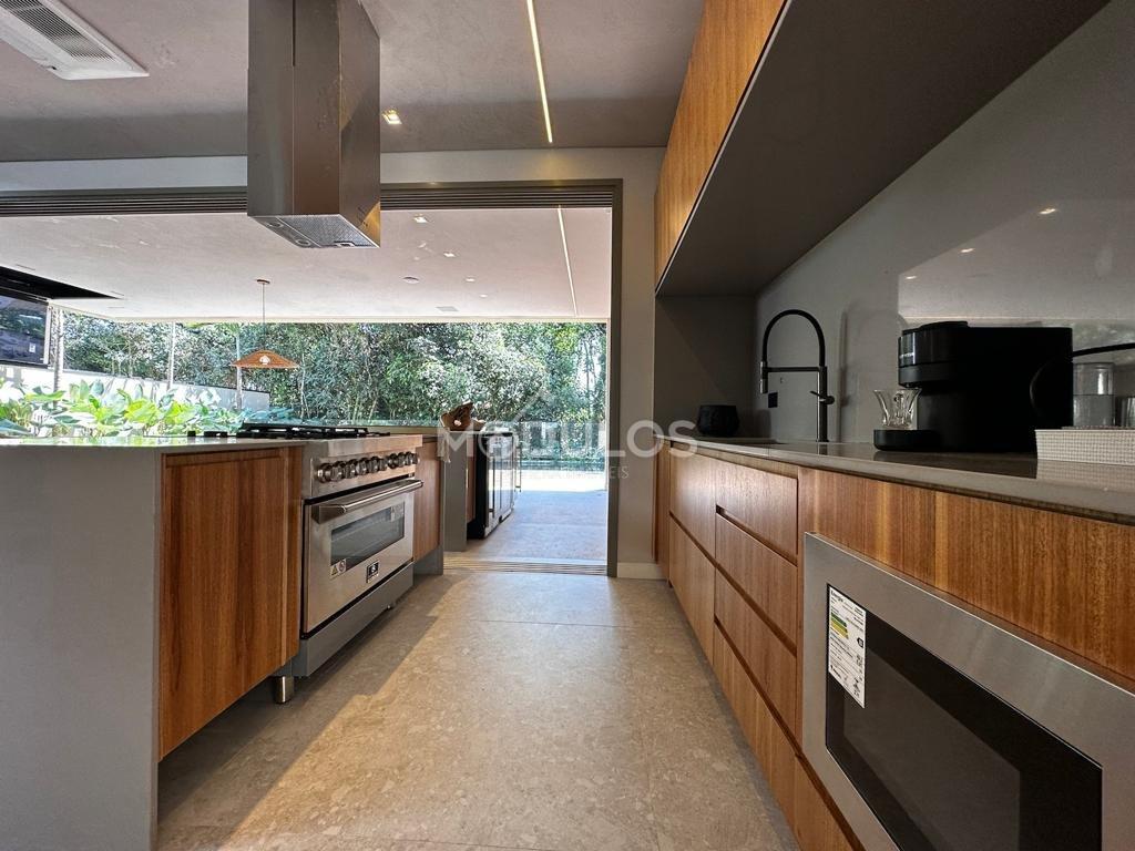 Propriedade  de alto padrão com 04 Suítes,  395 m² disponível pra venda por R$ 14.900.000 Alameda Santa Cruz Bertioga - 