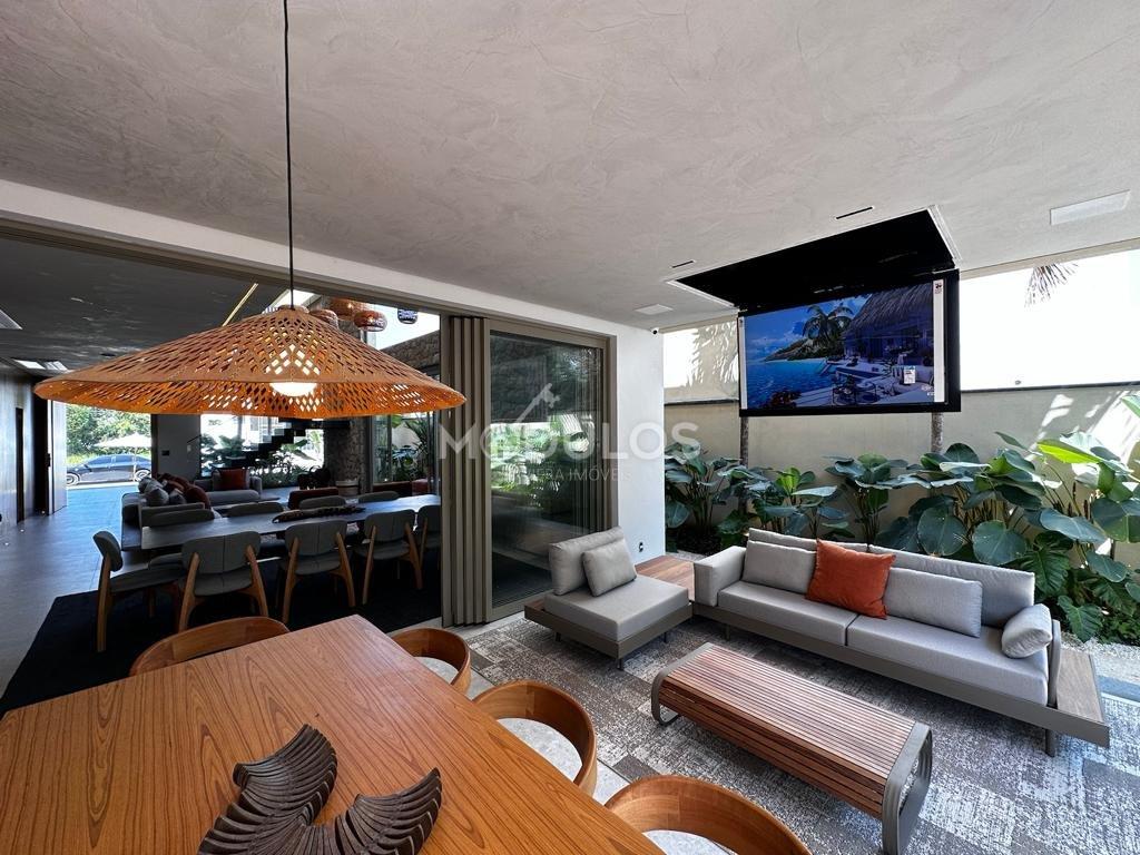 Propriedade  de alto padrão com 04 Suítes,  395 m² disponível pra venda por R$ 14.900.000 Alameda Santa Cruz Bertioga - 