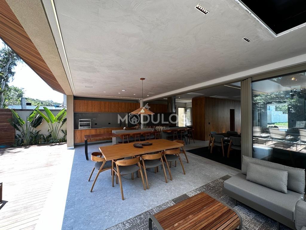 Propriedade  de alto padrão com 04 Suítes,  395 m² disponível pra venda por R$ 14.900.000 Alameda Santa Cruz Bertioga - 