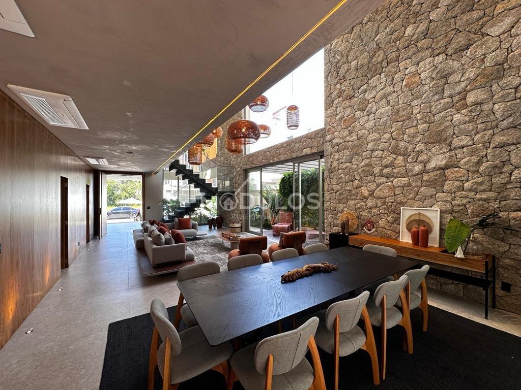 Propriedade  de alto padrão com 04 Suítes,  395 m² disponível pra venda por R$ 14.900.000 Alameda Santa Cruz Bertioga - 