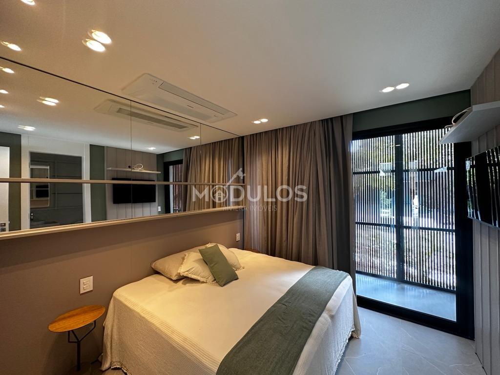Mansão atemporal com 8 suítes à venda, 800 m² por R$ 27.800.000,00 Alameda Curaçau Bertioga - 