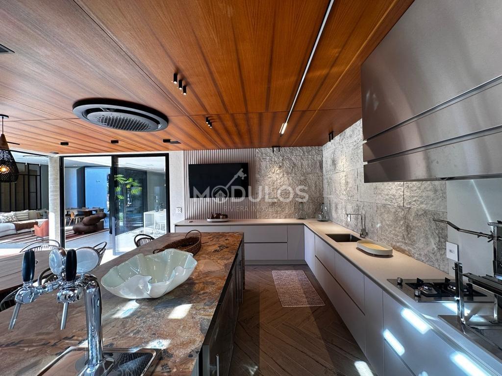 Mansão atemporal com 8 suítes à venda, 800 m² por R$ 27.800.000,00 Alameda Curaçau Bertioga - 