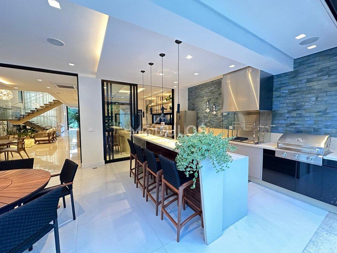 Propriedade de alto luxo em local nobre com 7 suítes à venda 770,00 m² por R$ 18.000.000 Alameda Curaçau Bertioga - 