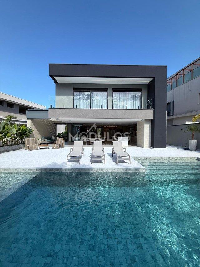 Casa com 6 suítes à poucos passos do mar disponível para venda, 450 m² por R$ 15.700.000 Alameda Tortuga Bertioga - 