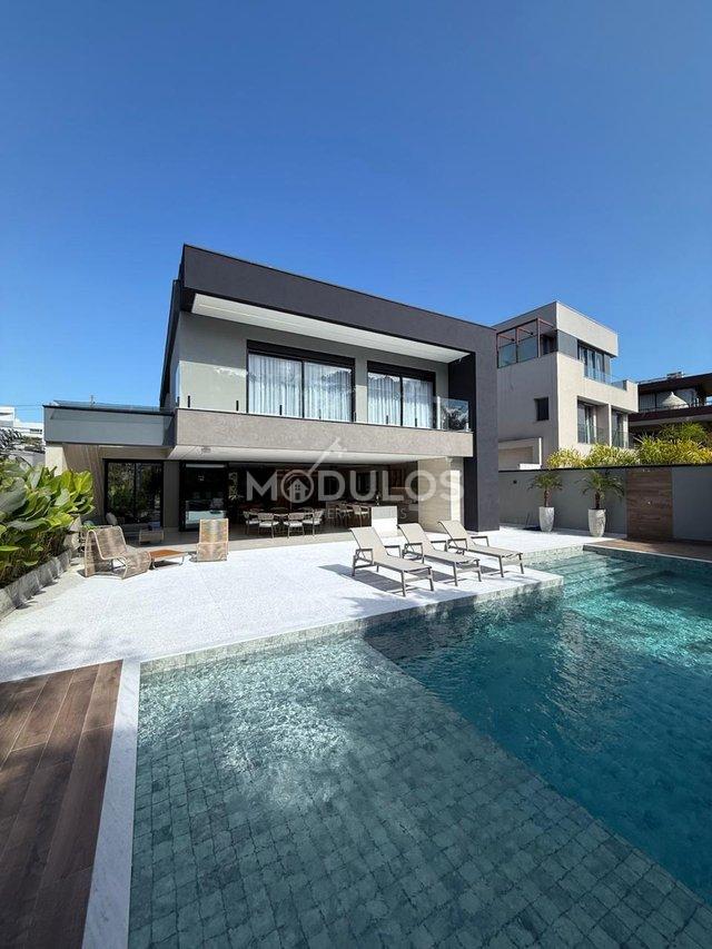 Casa com 6 suítes à poucos passos do mar disponível para venda, 450 m² por R$ 15.700.000 Alameda Tortuga Bertioga - 