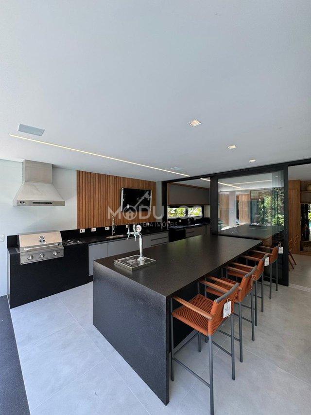 Propriedade de alto padrão com 6 suites à venda em local nobre, 650 m² por R$ 16.800.000 Alameda Panay Bertioga - 