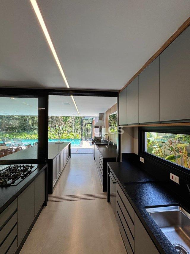 Propriedade de alto padrão com 6 suites à venda em local nobre, 650 m² por R$ 16.800.000 Alameda Panay Bertioga - 